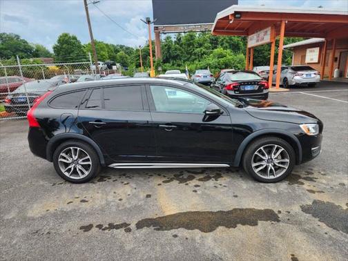 2016 Volvo V60 Cross Country T5