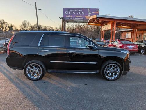 2017 Cadillac Escalade Luxury