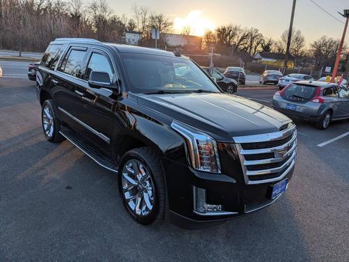 2017 Cadillac Escalade Luxury