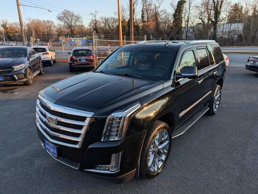 2017 Cadillac Escalade Luxury