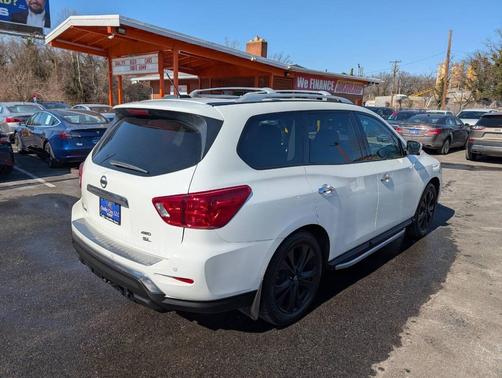 2018 Nissan Pathfinder SL