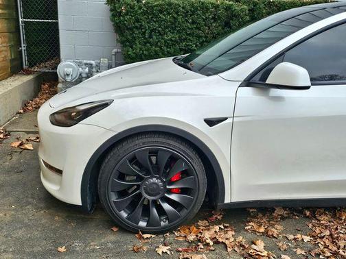 2022 Tesla Model Y Performance Dual Motor All-Wheel Drive