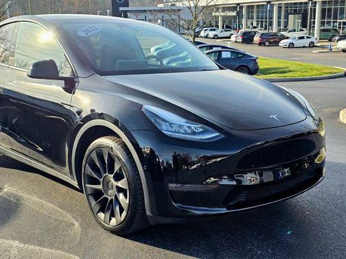 2022 Tesla Model Y Long Range Dual Motor All-Wheel Drive
