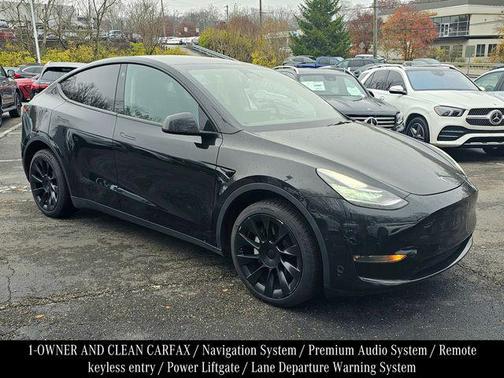 2022 Tesla Model Y Long Range Dual Motor All-Wheel Drive