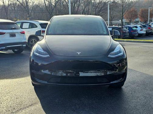 2022 Tesla Model Y Long Range Dual Motor All-Wheel Drive