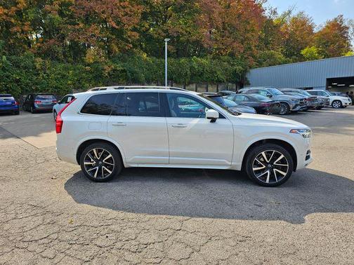 2018 Volvo XC90 T6 Momentum
