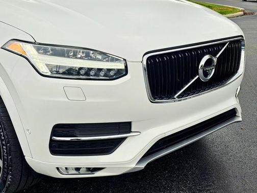 2018 Volvo XC90 T6 Momentum
