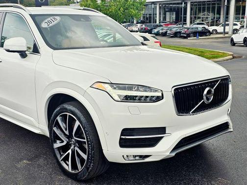 2018 Volvo XC90 T6 Momentum