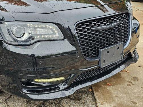 2022 Chrysler 300 Touring