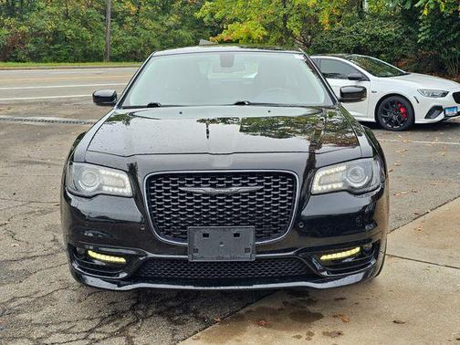 2022 Chrysler 300 Touring