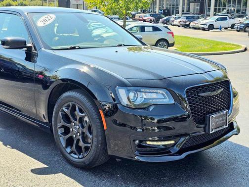 2022 Chrysler 300 Touring