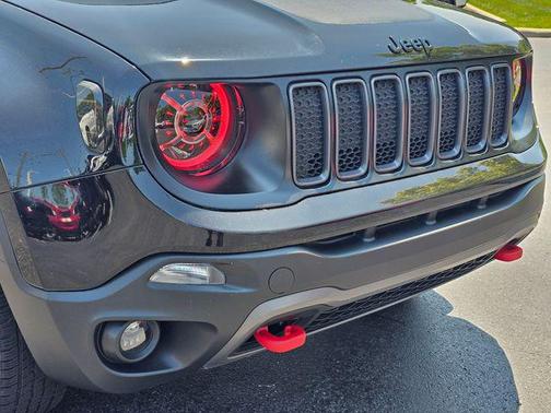 2023 Jeep Renegade Trailhawk