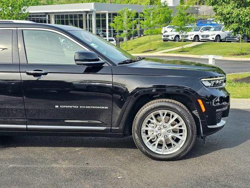 Diamond Black Crystal Pearlcoat 2021 Jeep Grand Cherokee L Summit