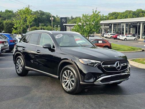 2025 Mercedes-Benz GLC 300 4MATIC