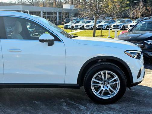 2026 Mercedes-Benz GLC 300 4MATIC