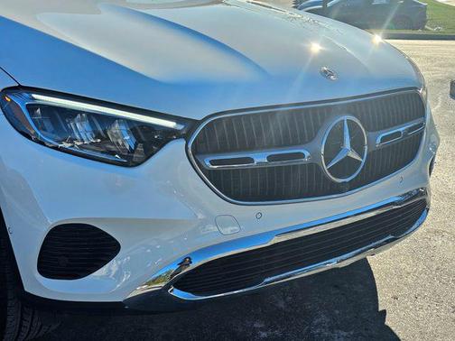 2026 Mercedes-Benz GLC 300 4MATIC