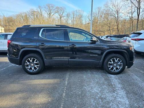2023 GMC Acadia FWD SLT