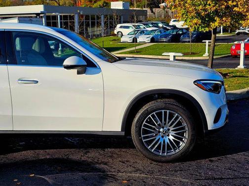 2026 Mercedes-Benz GLC 300 4MATIC