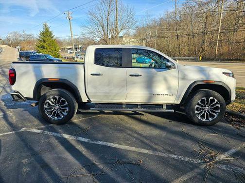 2023 GMC Canyon Denali
