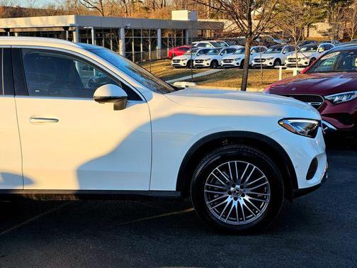 2026 Mercedes-Benz GLC 300 4MATIC