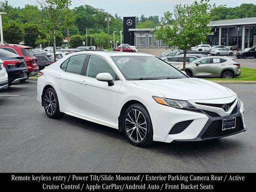 2020 Toyota Camry SE
