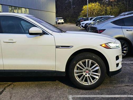 2017 Jaguar F-PACE 35t Prestige