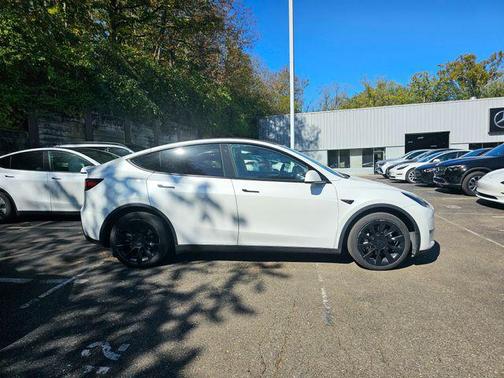 2023 Tesla Model Y Long Range Dual Motor All-Wheel Drive