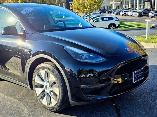 2023 Tesla Model Y Long Range Dual Motor All-Wheel Drive
