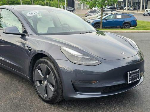 Midnight Silver Metallic 2023 Tesla Model 3 Standard Range