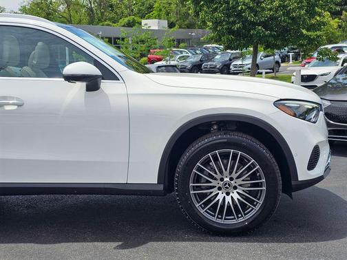 2025 Mercedes-Benz GLC 300 4MATIC