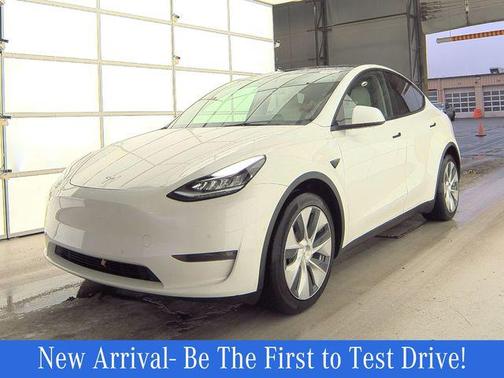 2022 Tesla Model Y Long Range Dual Motor All-Wheel Drive