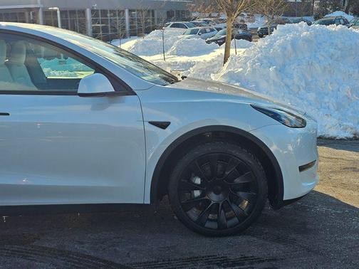 2023 Tesla Model Y Long Range Dual Motor All-Wheel Drive