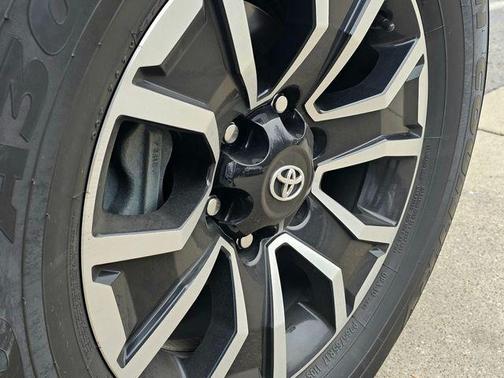 2022 Toyota Tacoma TRD Sport