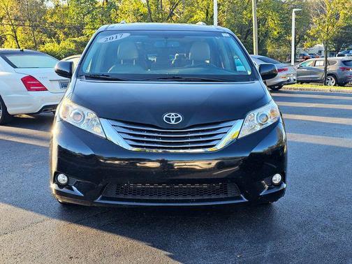 2017 Toyota Sienna XLE Premium