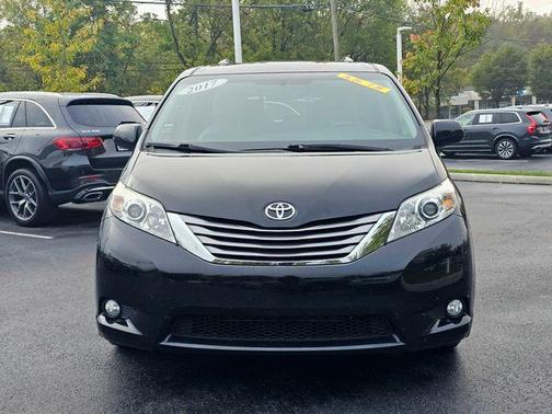 2017 Toyota Sienna XLE Premium