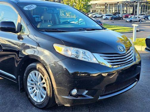 2017 Toyota Sienna XLE Premium