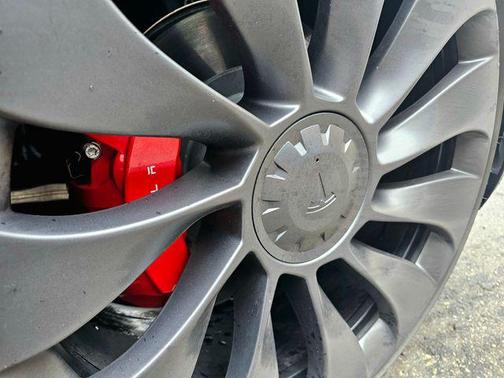 2025 Tesla Model Y Performance Dual Motor All-Wheel Drive