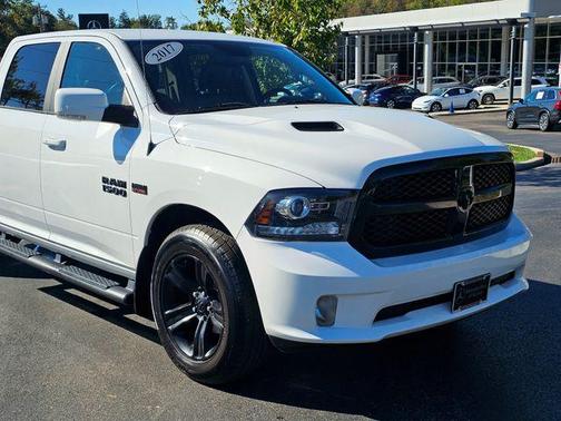2017 RAM 1500 Night Crew Cab 4x4 5'7' Box