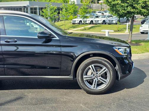 Black 2022 Mercedes-Benz GLC 300 4MATIC