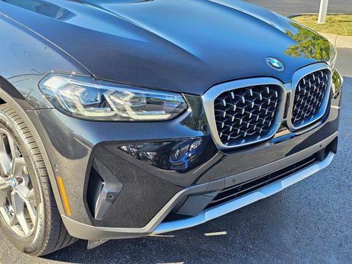 2025 BMW X4 xDrive30i