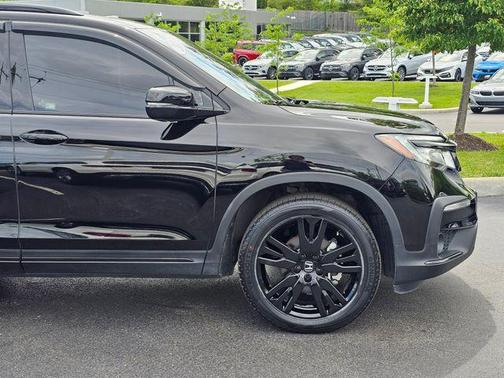 2022 Honda Pilot AWD Black Edition