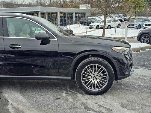 2025 Mercedes-Benz GLC 300 4MATIC