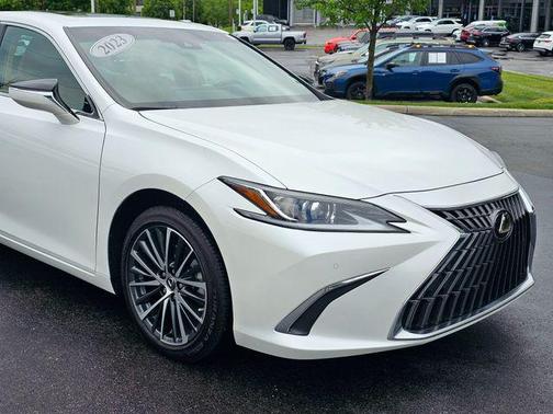 Eminent White Pearl 2023 Lexus ES 300h Base