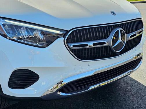 2026 Mercedes-Benz GLC 300 4MATIC