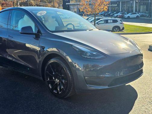 2023 Tesla Model Y Long Range Dual Motor All-Wheel Drive