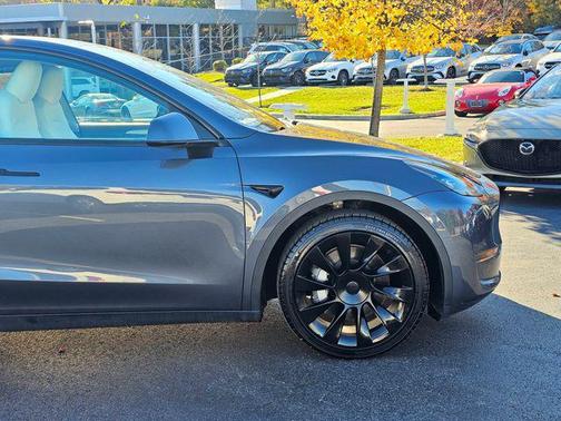 2023 Tesla Model Y Long Range Dual Motor All-Wheel Drive