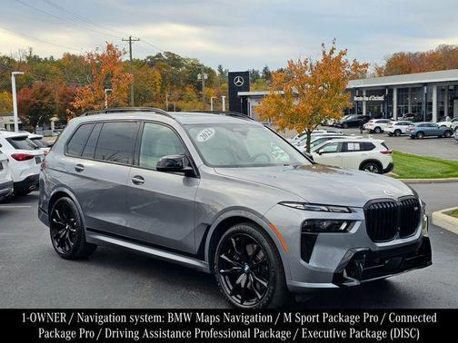 2023 BMW X7 M60i