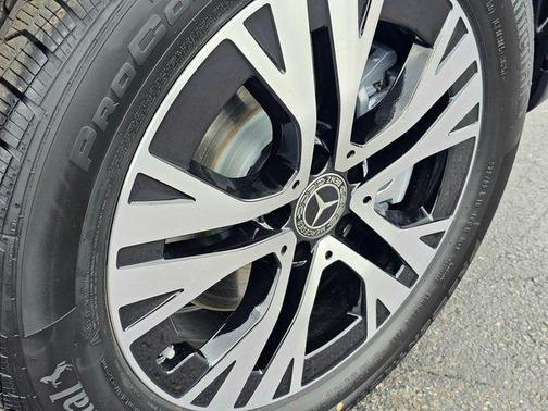 Polar White 2026 Mercedes-Benz GLB 250 4MATIC