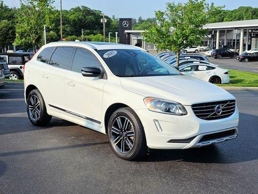 2017 Volvo XC60 T5 Dynamic