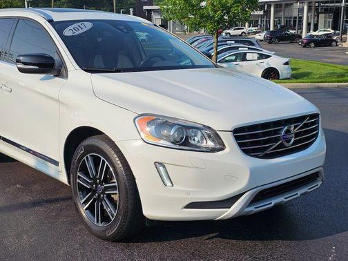 2017 Volvo XC60 T5 Dynamic